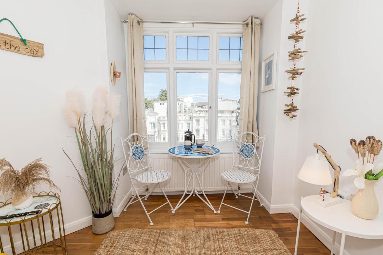 Ocean Breeze - 1 Minute From The Beach - 10 Minute From Bic - Fast Wi-Fi - Smart Tv 伯恩茅斯 外观 照片