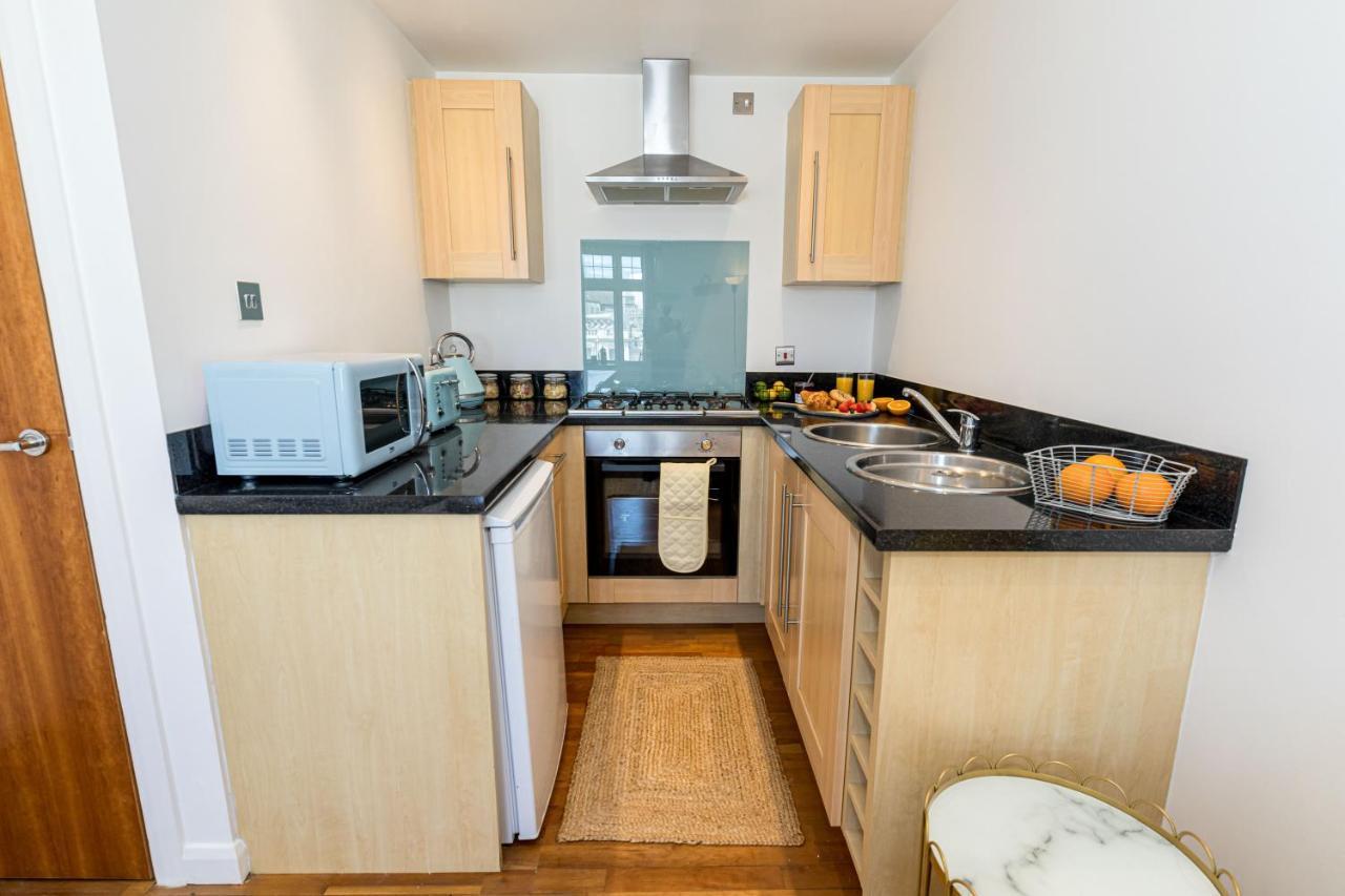Ocean Breeze - 1 Minute From The Beach - 10 Minute From Bic - Fast Wi-Fi - Smart Tv 伯恩茅斯 外观 照片