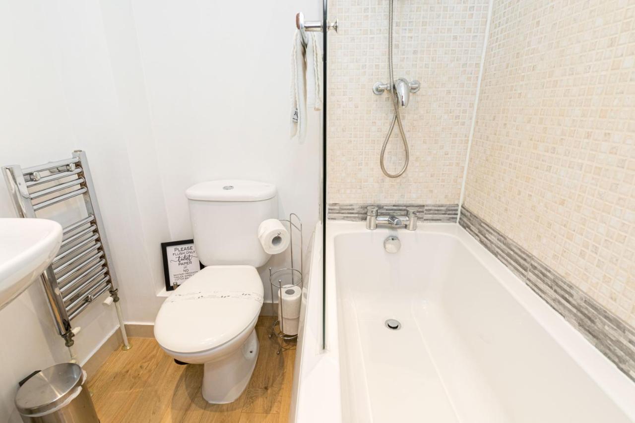 Ocean Breeze - 1 Minute From The Beach - 10 Minute From Bic - Fast Wi-Fi - Smart Tv 伯恩茅斯 外观 照片